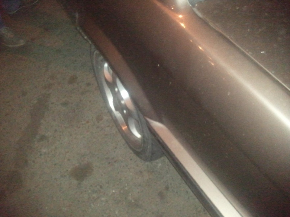borbet r-16 7.5J та kumho Eksta 215/40. 5