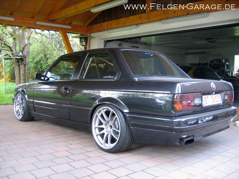 BMW E30 LOWWWW! 3
