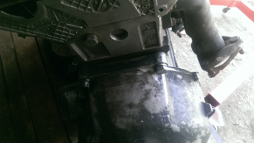 ч11 Побудова m50b31 noob style. Встановлення великого СОМА в крихту Е30. Помічниця на допомогу) 1