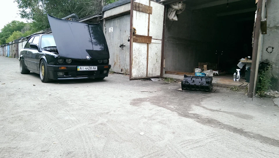 ч3 Будівництво m50b31 noob style. Бомж-поршня, розточування, фарбування, купа інструменту
