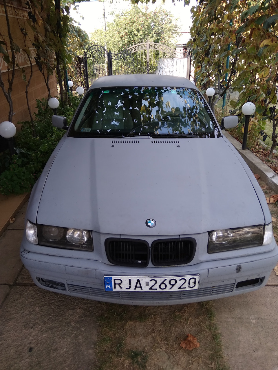Значок BMW 1