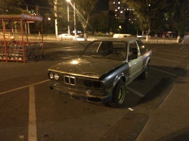 BMW на ходу за півас. 1
