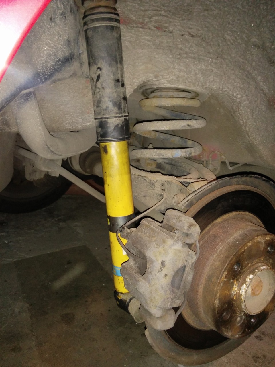 Заміна задніх амортизаторів, тепер Bilstein B6 3