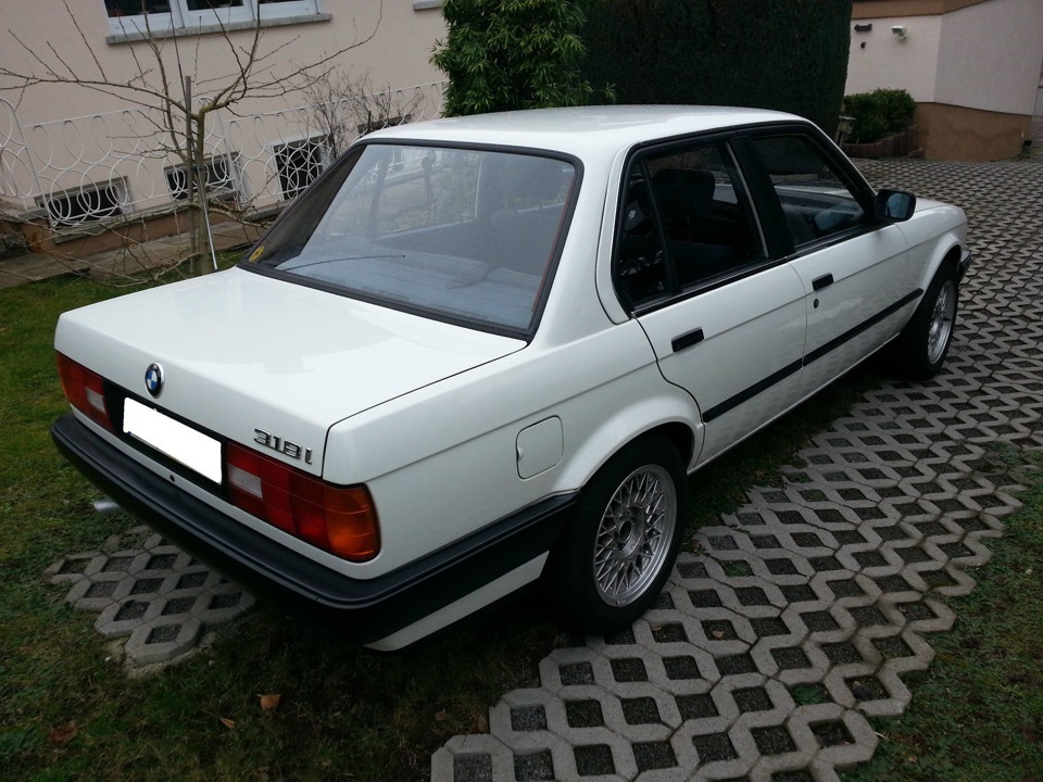 BMW E30 318i Limousine Alpinweiß II 53.000km, Rarität 4