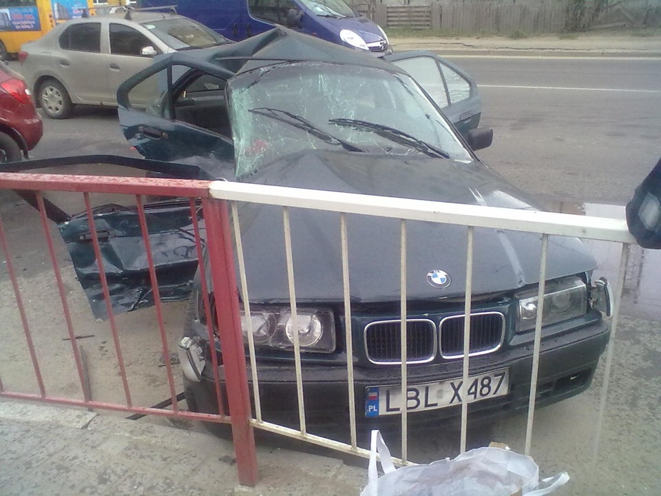 Кому шо bmw e36 sedan 320і 1