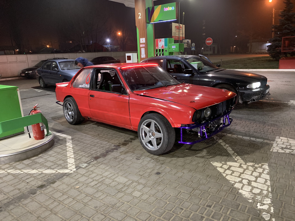 Шукаю е30/е36 v8/v12 1