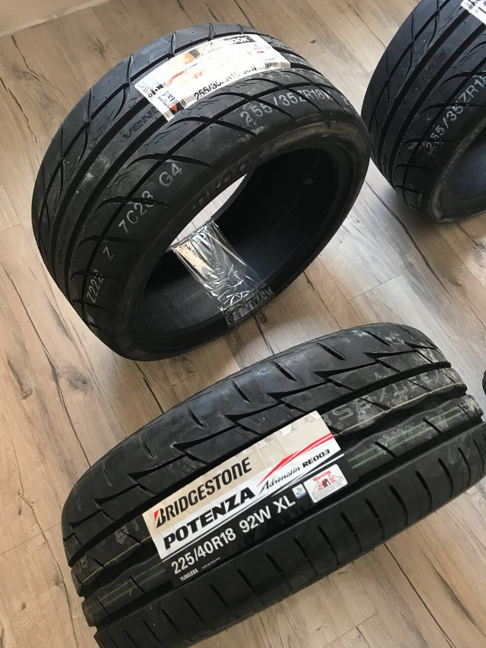 Hankook RS3 Z222 & Bridgestone Potenza Adrenalin RE003 3