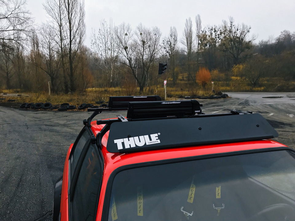 Thule комплект на дах для Е30 1