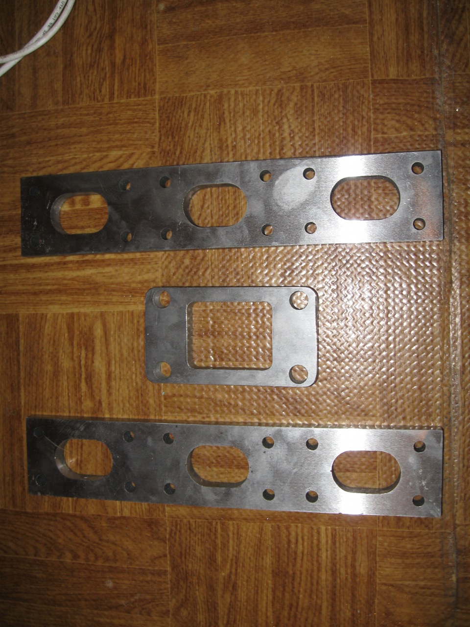Exhaust Manifold I 1