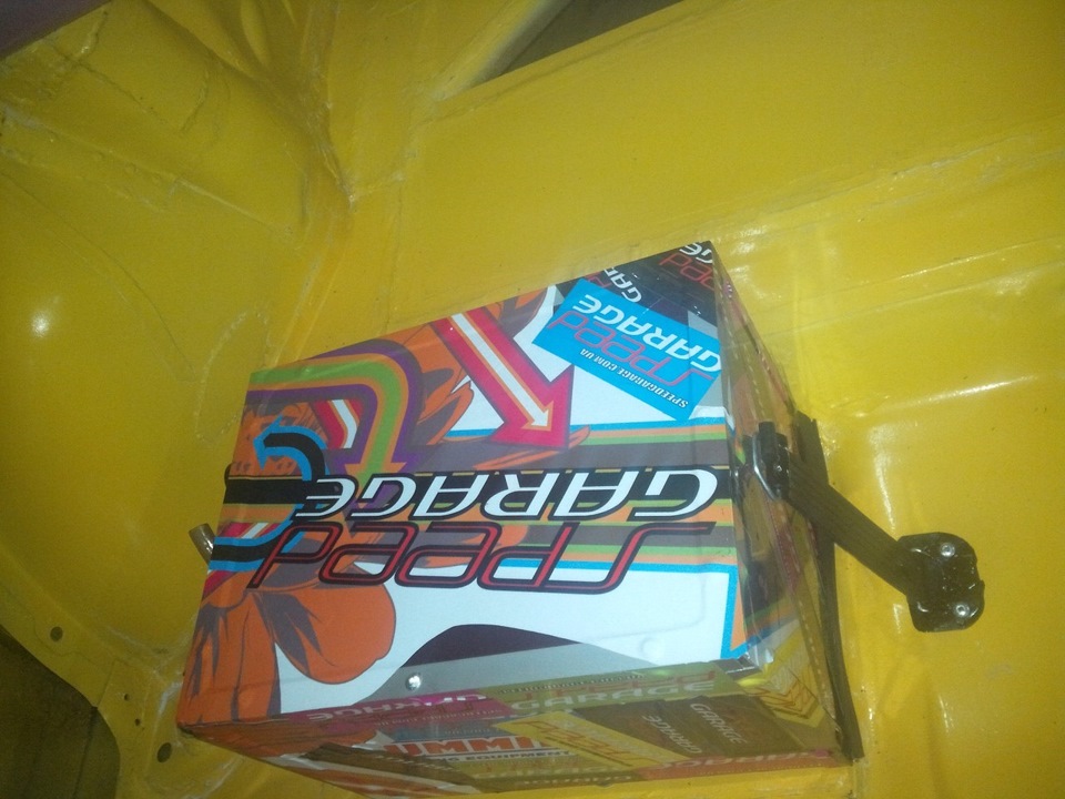 Пофарбували кузов, каркас, ставимо двигун. 2