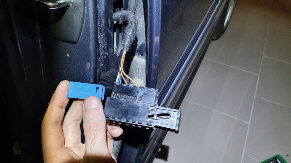 Встановлення позаштатної акустики в задні двері Е46) 5