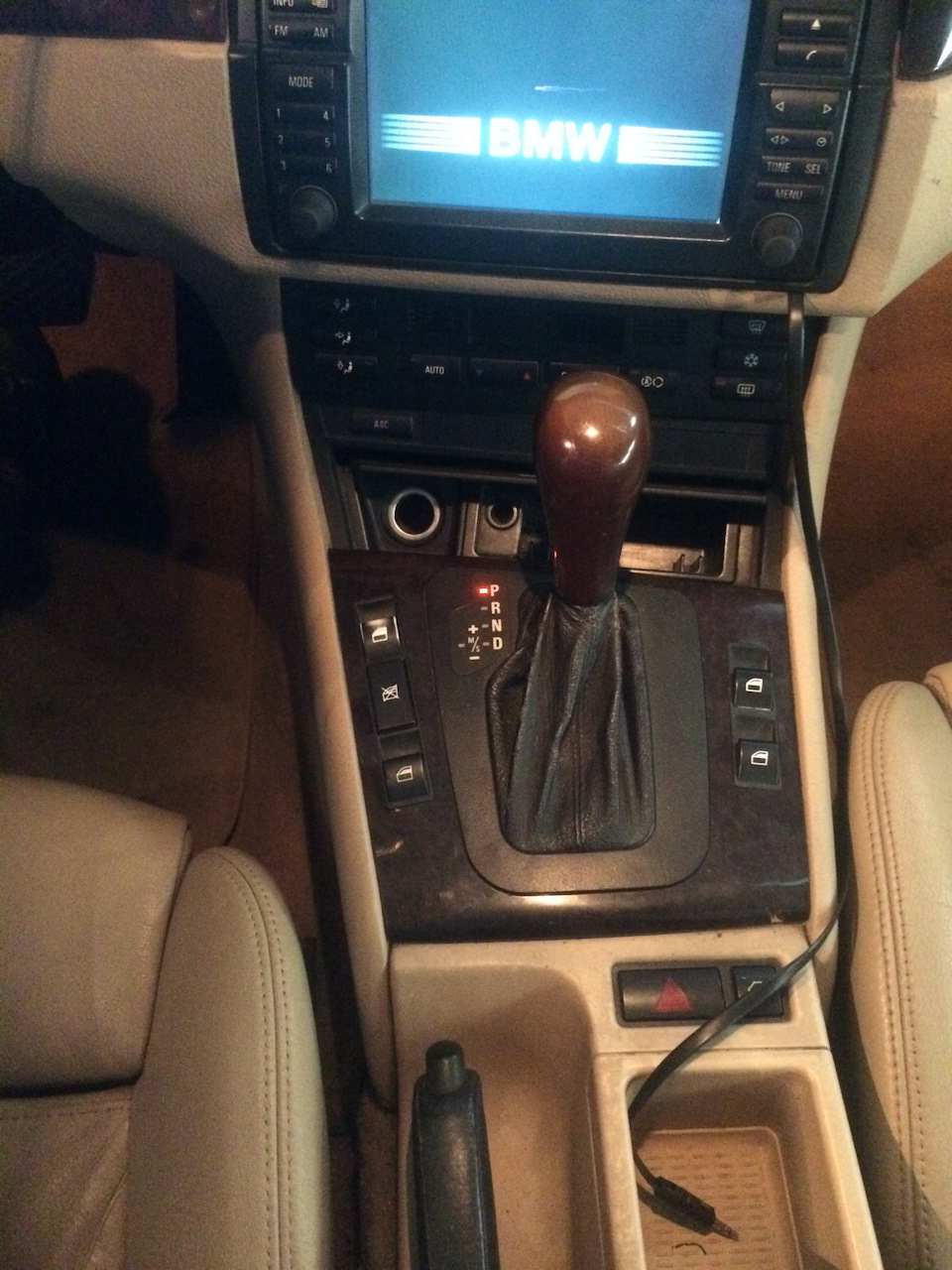 AUX 2