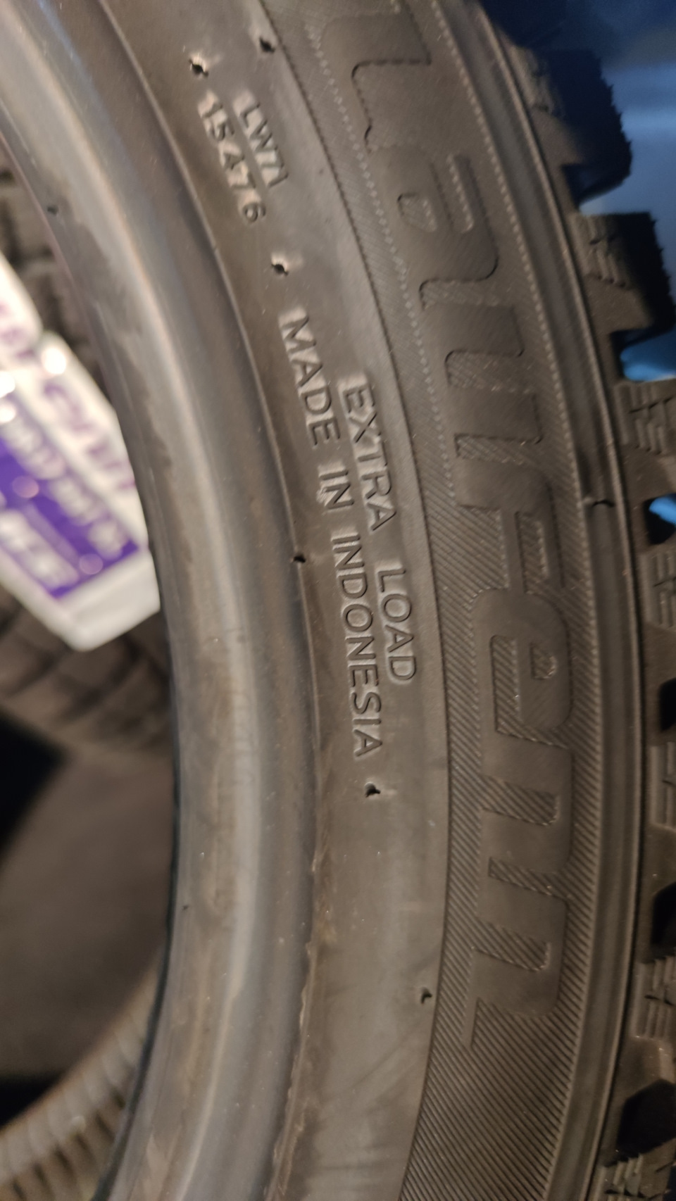 Нові зимові шини Laufenn lw71 225/45 r17 1