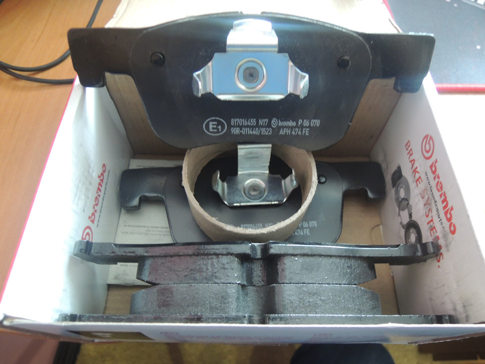 Заміна фартух колодок, ставимо Brembo P06070 2