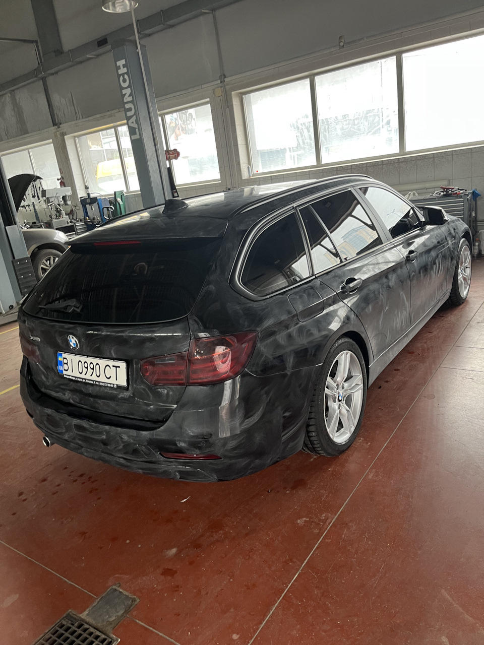 Нанесення захисту кузова Waxoyl 3