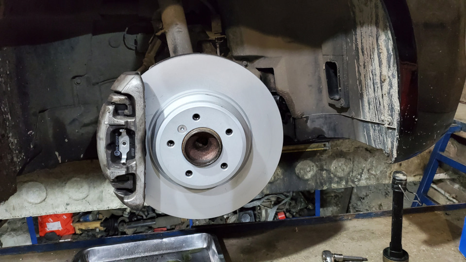 Відкрити парашут! / BMW Performance brake kit 3