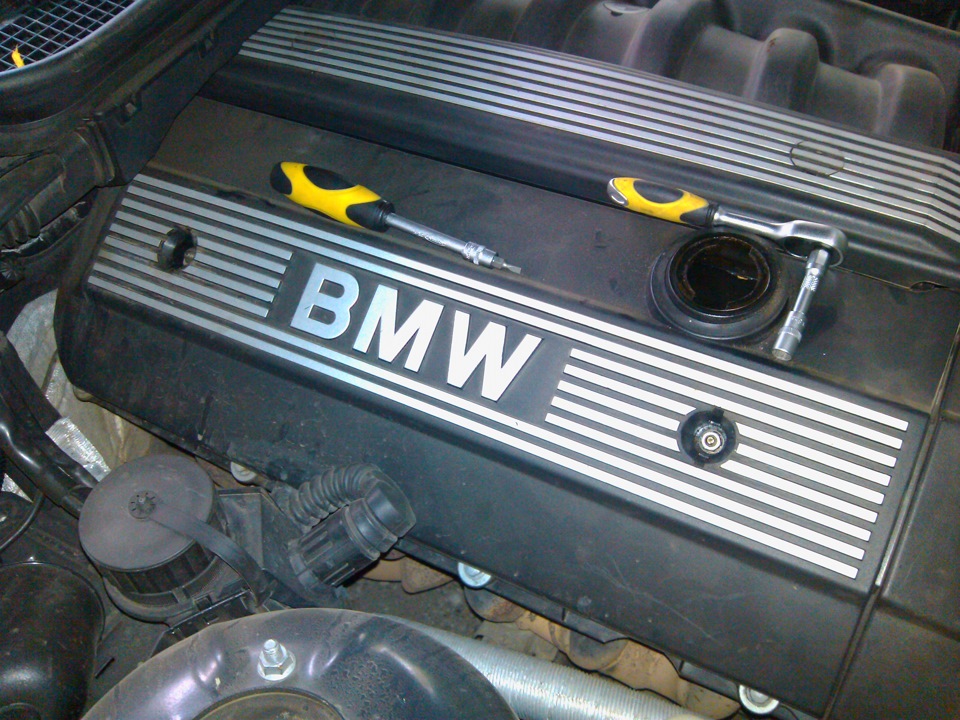 заміна свічкових наконечників BMW 12139067831 5