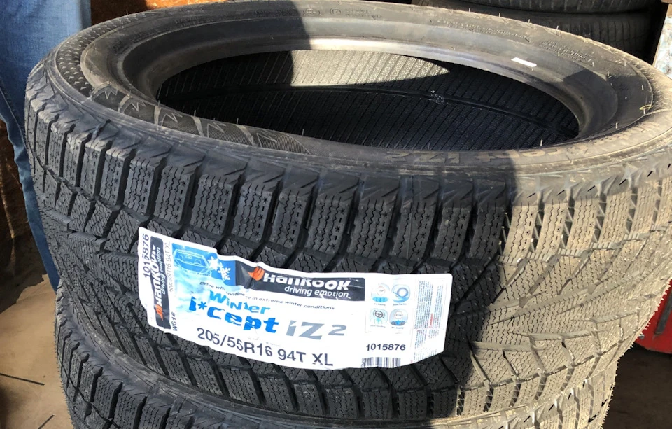 Нові тапулі на зиму Hankook Winter I*Cept iZ2 W616