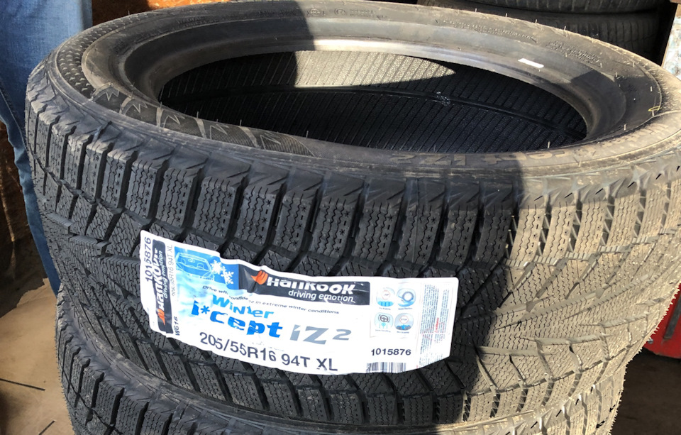 Нові тапулі на зиму Hankook Winter I*Cept iZ2 W616 1