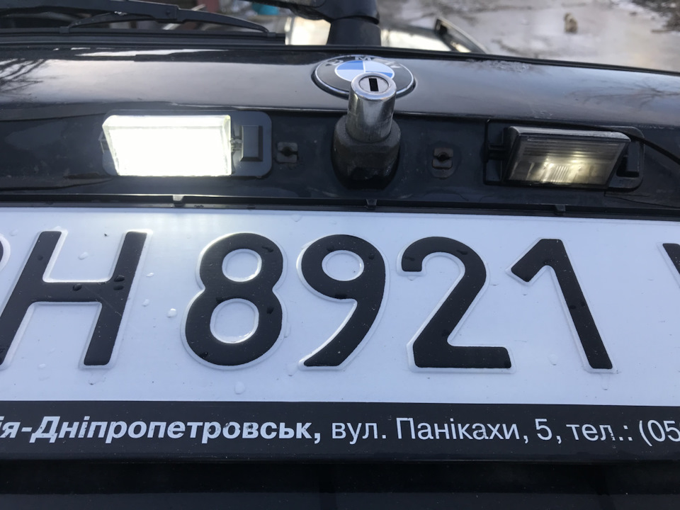 Змінюємо штатне підсвічування номера на Led. 1