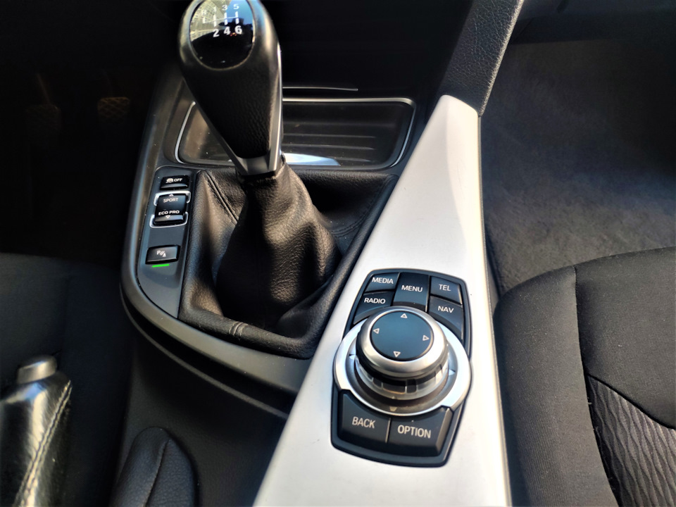 Пофарбував планки салону в чорний F30 3