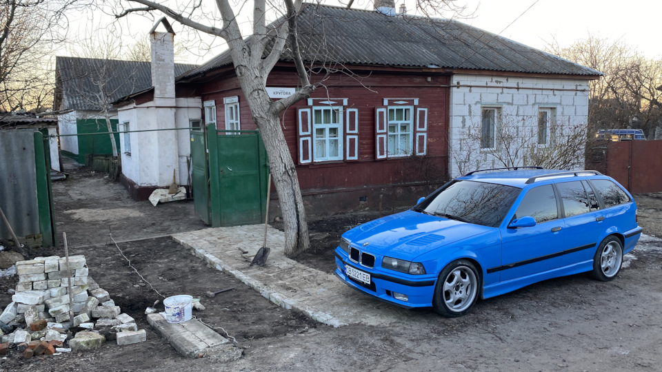 Паркінг під будинком 2