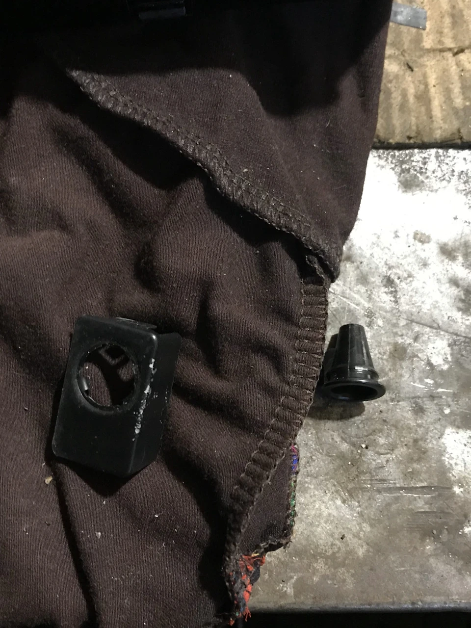 Usb зарядка та дірка