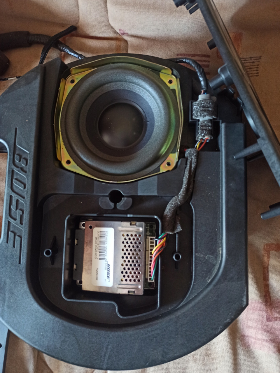 сабвуфер BOSE у тоуринг. 3