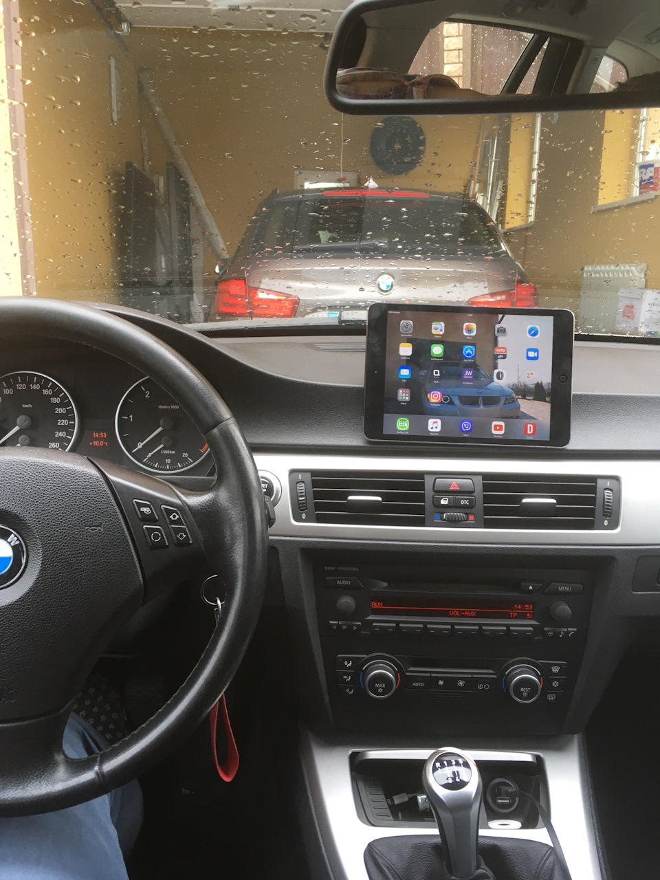 iPad mini в BMW e90 1