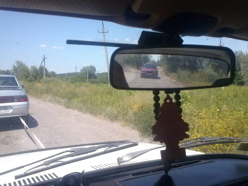 БМВ Е36 у дзеркалі заднього виду 1