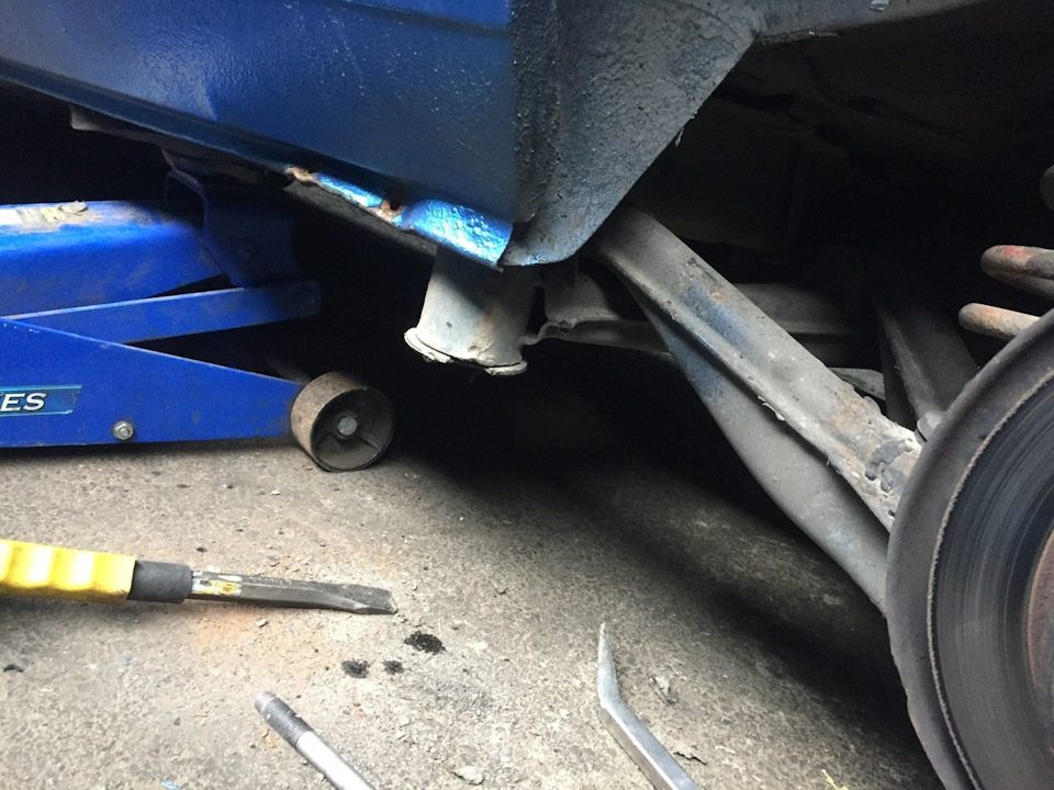 Заміна подушок балки bmw e30 4