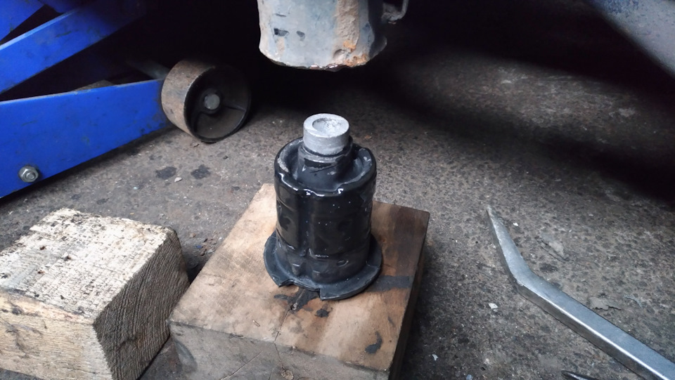 Заміна подушок балки bmw e30 1
