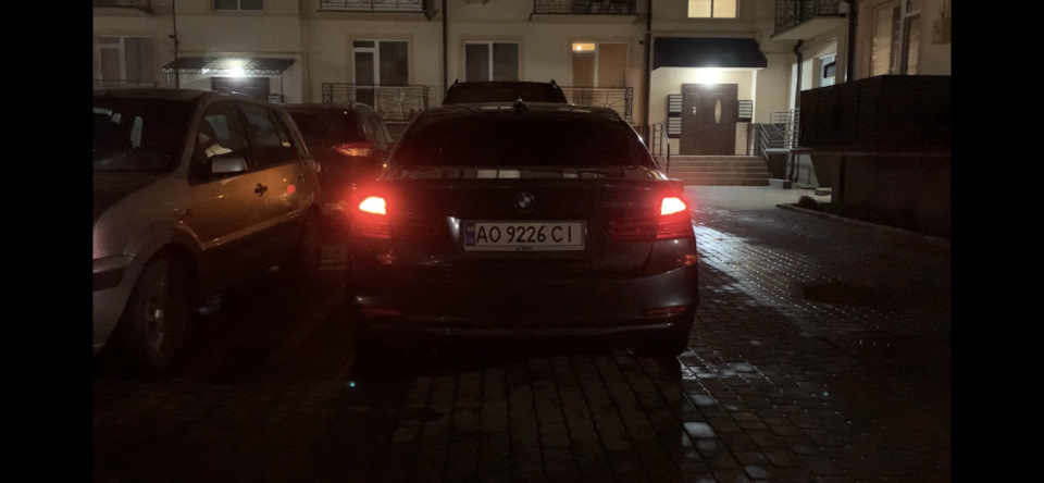 Спроба пофарбувати червоні поворотники у жовтий на F30 USA за не дорого. 2