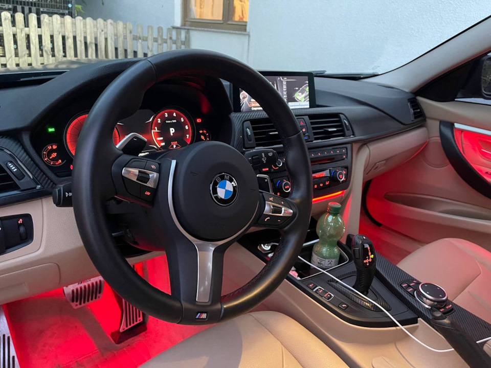 Не зберігається час і дата BMW F30 1