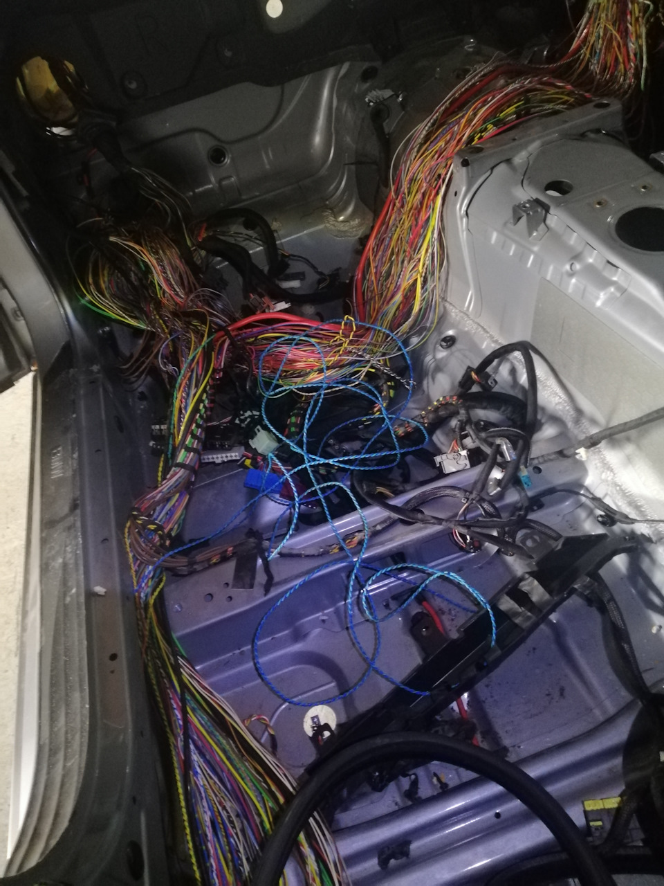 Установка Logic 7 в E90 від E60 (E61) 1