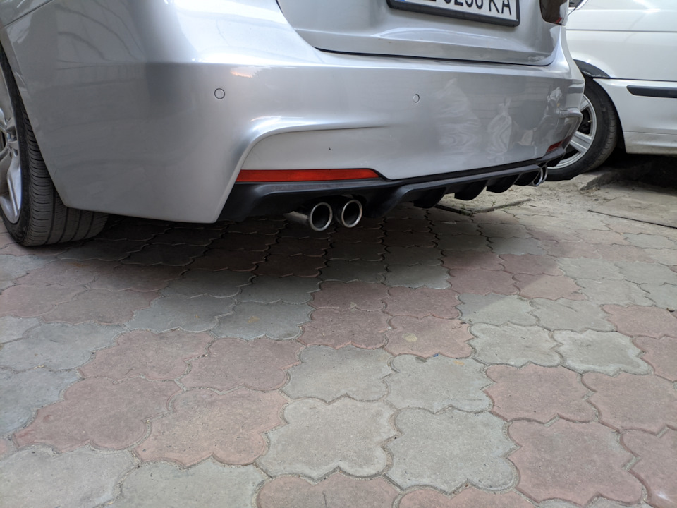 Роздвоєний вихлоп bmw f30 1