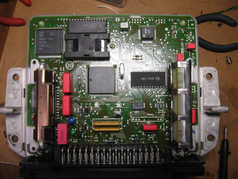 Зняв датчик ДПДЗ та блок управління Motronic 5