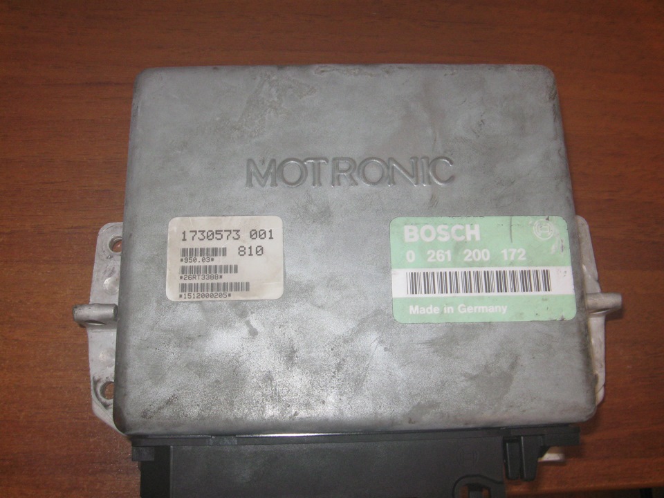 Зняв датчик ДПДЗ та блок управління Motronic 3