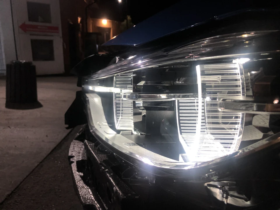 BMW f30 Рестайл фари