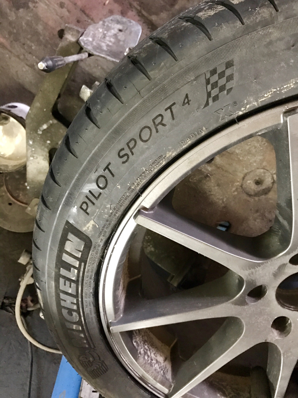 Встановлений Michelin Pilot Sport 4 😈 1