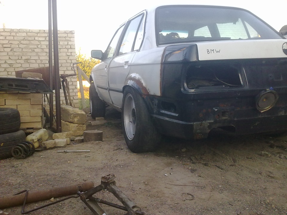 засунув тапки) 2