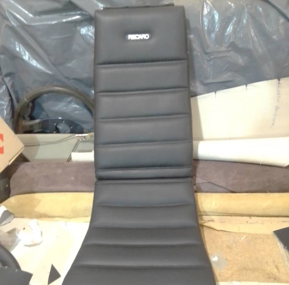 Салон — Recaro 3