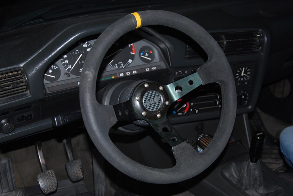 Руль ProSport та Ручка КПП MOMO 3