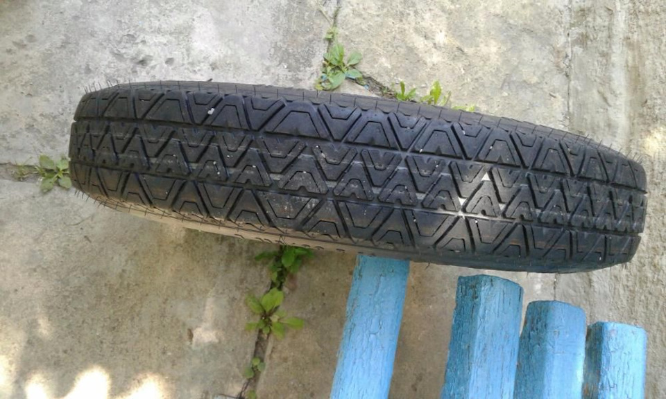 Треба запасне колесо. Не знаю розмірів ( 3