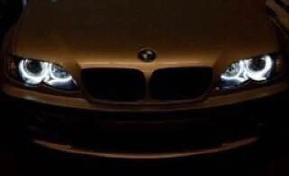 Як і належить у народі сьогодні встановив ангельські очі на BMW E46
