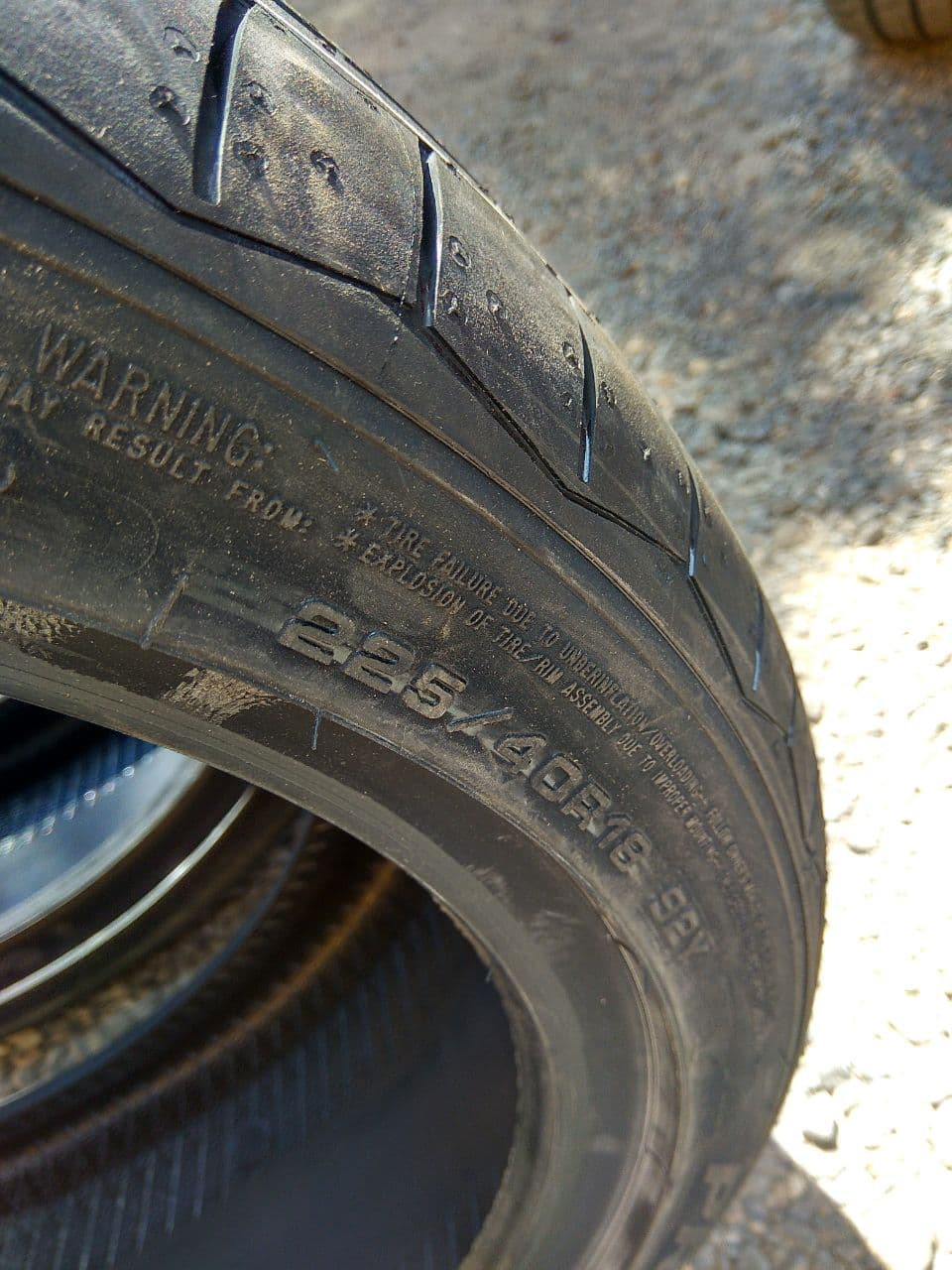 Заміна задніх покришок, Debica Presto UHP 2 225/40 R18 2