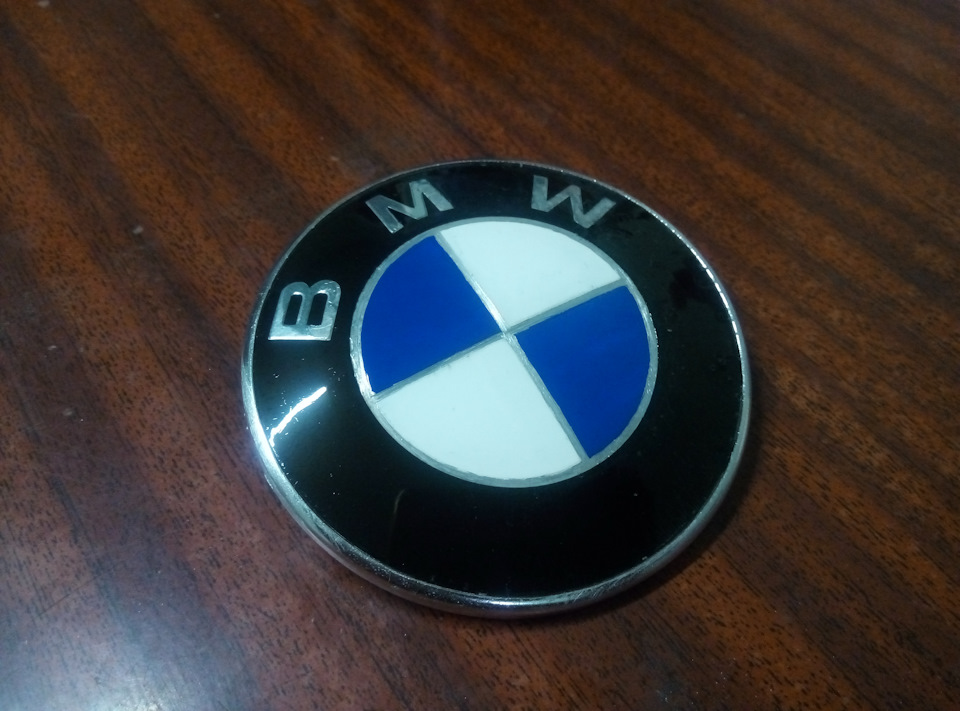 Відновлюємо емблему BMW 3