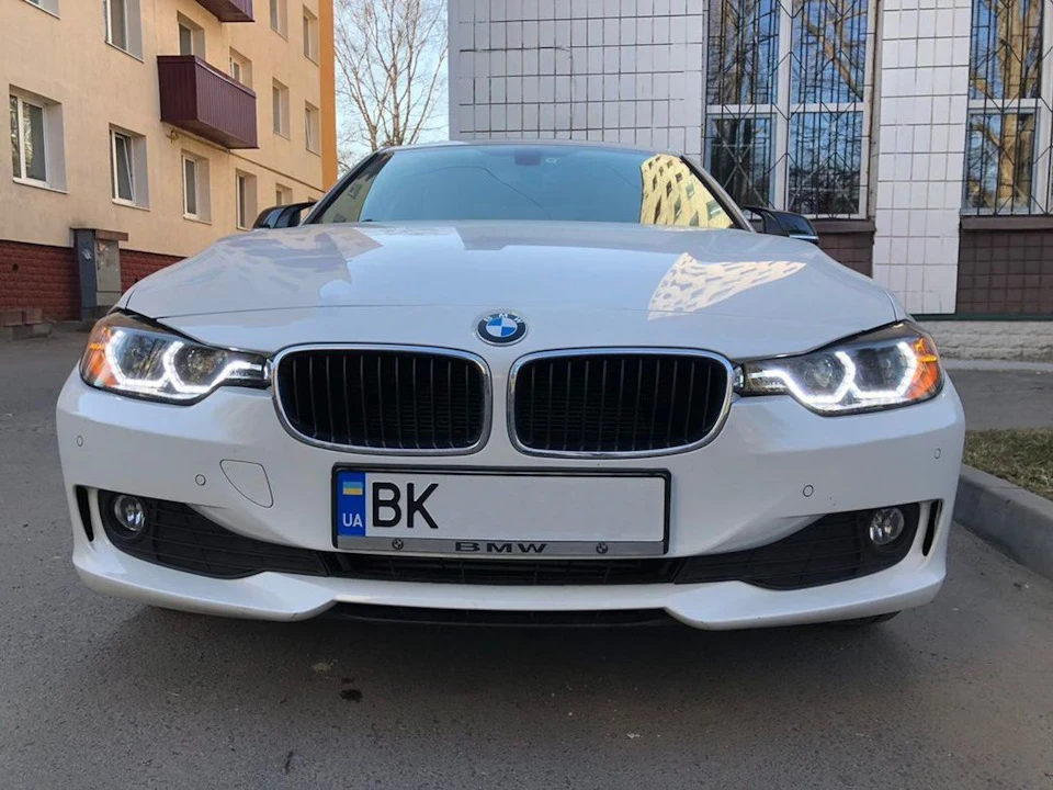 F30 LCI - нові фари замість галогенок
