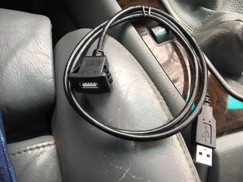 Usb заряджання в панель 3