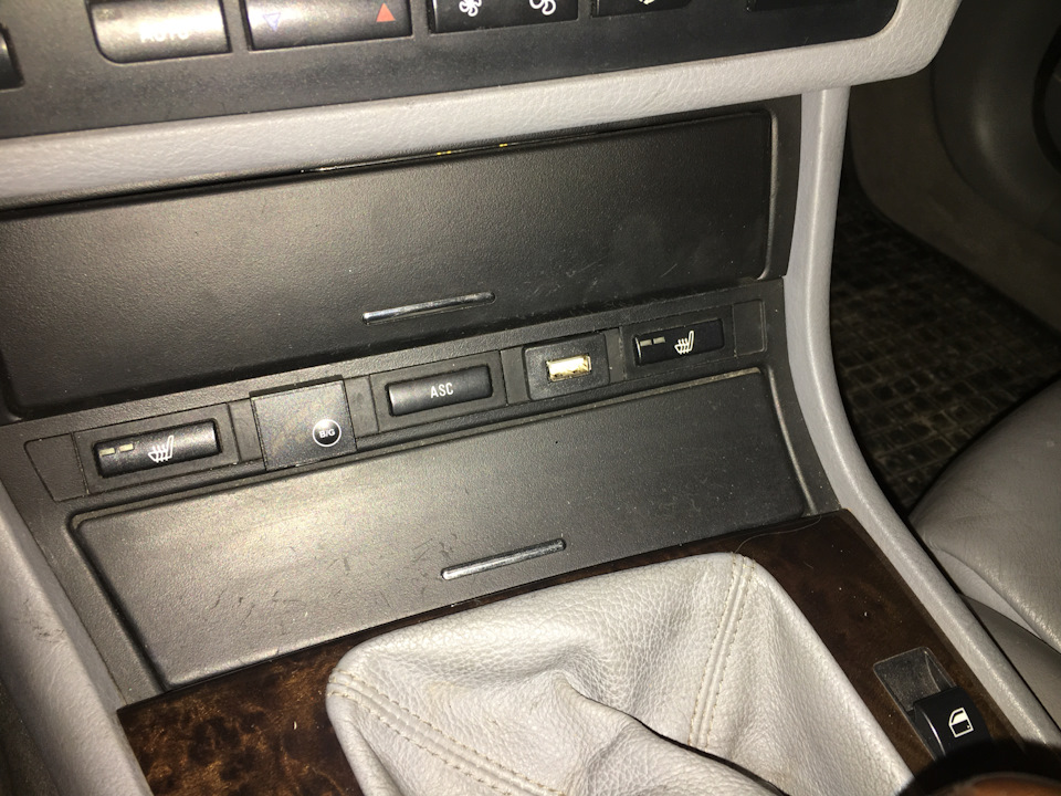 Usb заряджання в панель 4